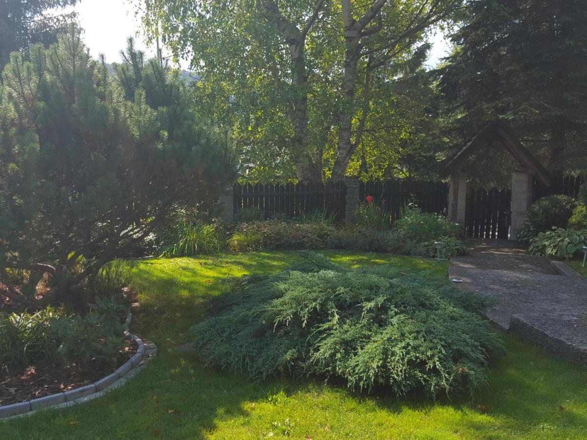 Pokoje Goscinne U Gochy Ustrzyki Dolne Exterior foto